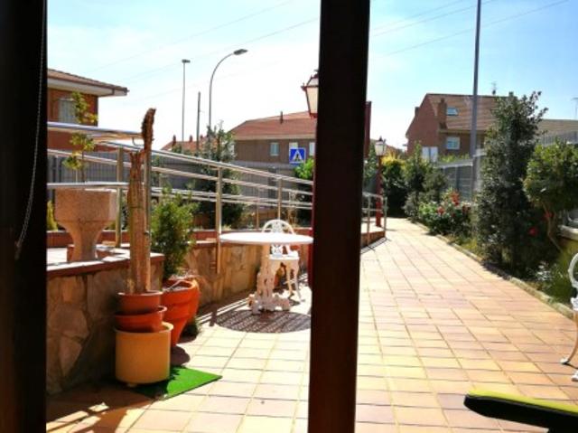 Casa en Venta en Villaquilambre Villaquilambre, León