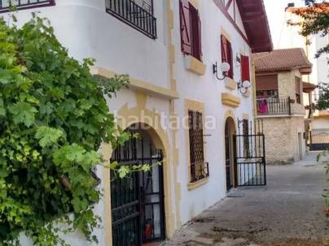 Casa en venta en Villarcayo de Merindad de Castilla la Vieja. CASA CHALET EN EL CENTRO DE VLLARCAYO. Casas Villarcayo de Merindad de Castilla la.