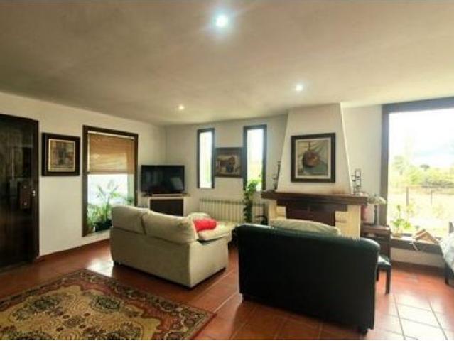 casa en Venta en Villares de la Reina. QTOT T846