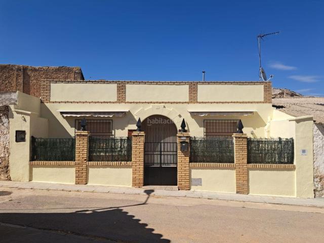 Casa en venta en Villargordo del Cabriel. Bonita y comoda casa en en Venta en Villargordo del Cabriel con patio. Casas Villargordo del.