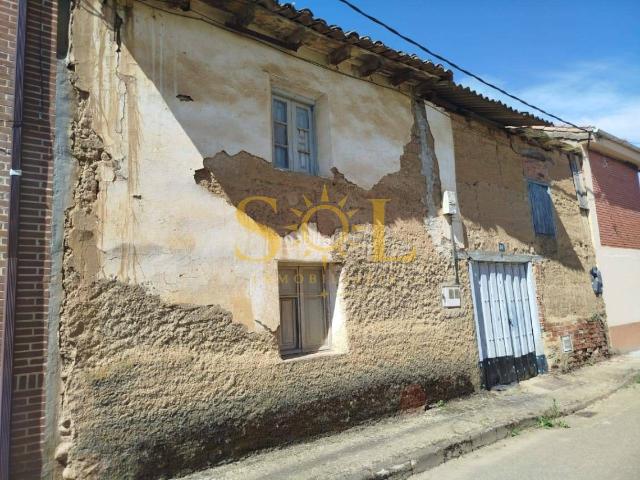 Casa en venta en Villaturiel. casavillarroañe. Casas.