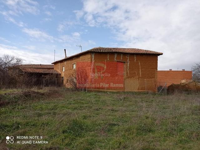 Casa en venta en Villaturiel. Casas.