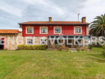 Casa en venta en Villaviciosa, Tazones Argüero. Magnífica propiedad en el corazón de Asturias. Casas.