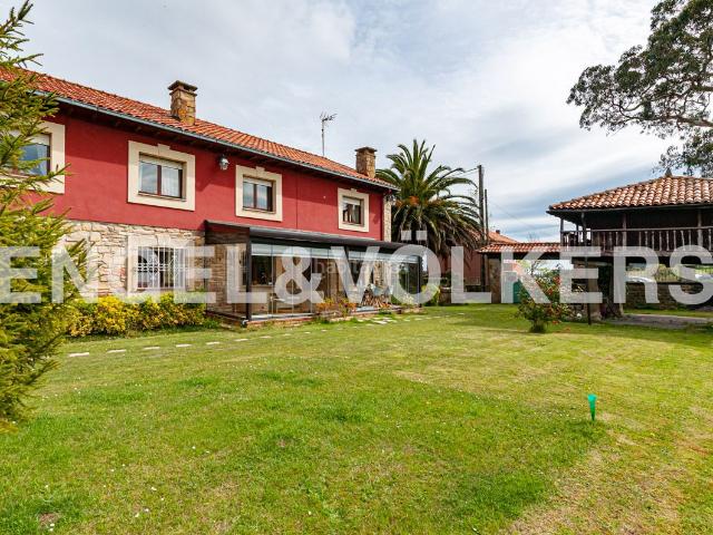 Casa en venta en Villaviciosa, Tazones Argüero. Magnífica propiedad en el corazón de Asturias. Casas.