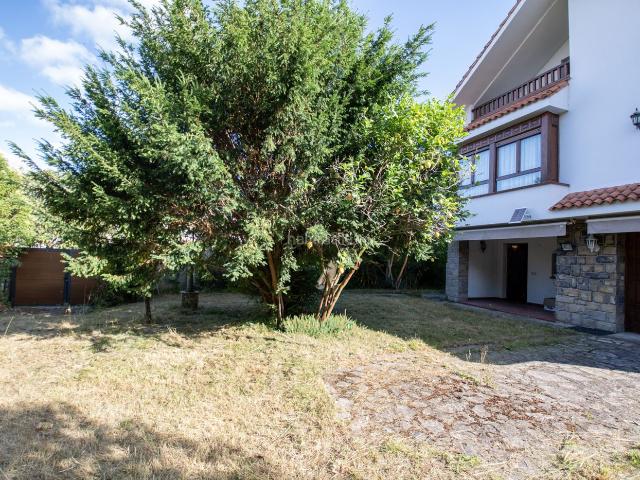 Casa en venta en Villaviciosa, Villaviciosa Amandi. Venta de casa independiente en el centro del casco urbano de VillaviciosaAsturias. Casas.