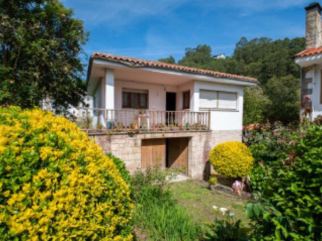 Casa en venta en Villaviciosa, Tazones Argüero. Venta de casa Independiente con terreno en Tazones.Villaviciosa. Casas.