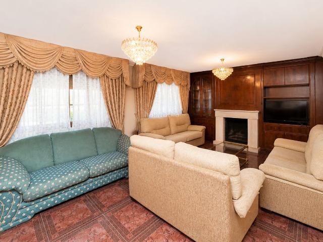 Casa en venta en Villaviciosa de Odón, El Bosque. Espectacular chalet independiente en El Bosque. Casas Villaviciosa de.