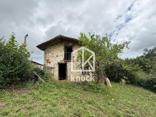 Casa en venta en Villaviciosa, Parroquias surorientales. CASA CON AGUA Y SANEAMIENTO PARA REFORMAR. Casas.