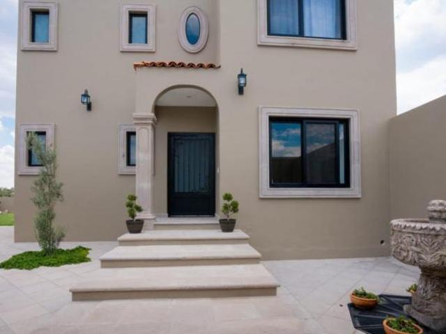 Casa en Venta en Vista Antigua, San Miguel de Allende – Piscina, Jardín y Vistas