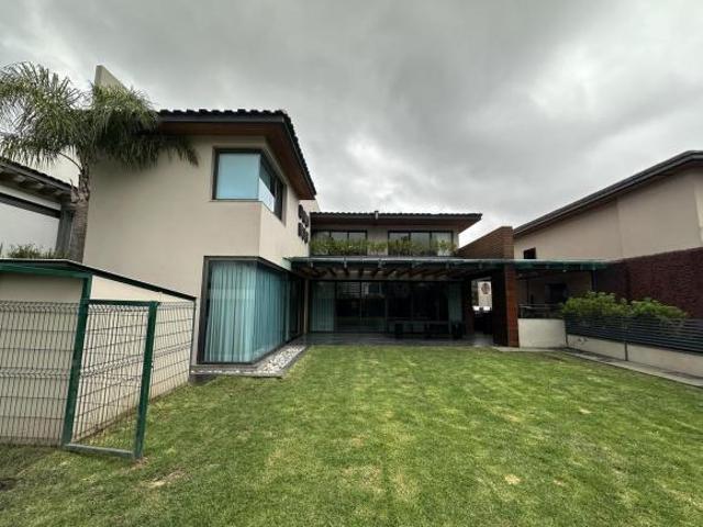 Casa en venta en Vista Horizonte por Arq Pancho Guzman
