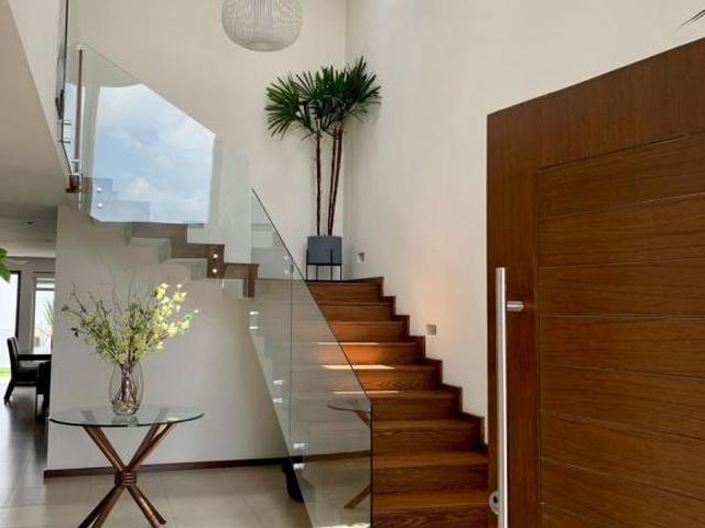 Casa en Venta en Vista Real Norte, frente a Área verde, Zona Atlixcáyotl