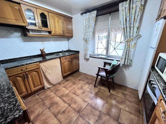 Casa en venta en Vitoria Gasteiz, Zona Rural Suroeste. CASA CON TXOKO Y HUERTA EN PARCELA 1.800 M2. Casas Vitoria.