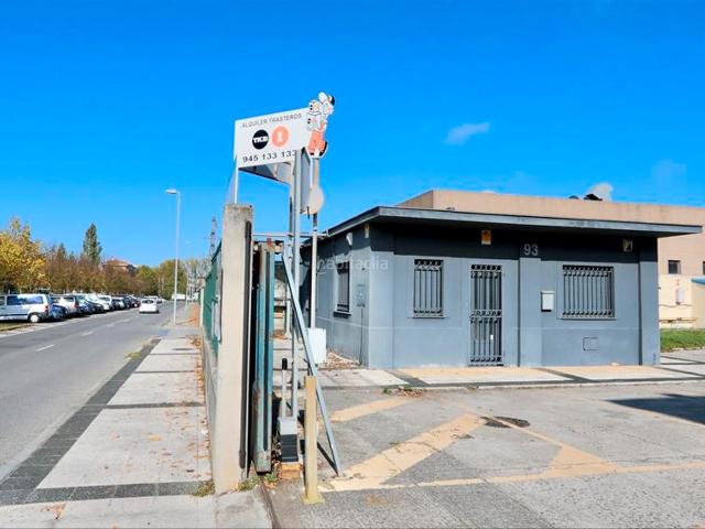 Casa en venta en Vitoria Gasteiz, Adurtza. Vivienda unifamiliar de 48 metros cuadrados en Polígono Industrial Venta de la Estrella. Casas Vitoria.
