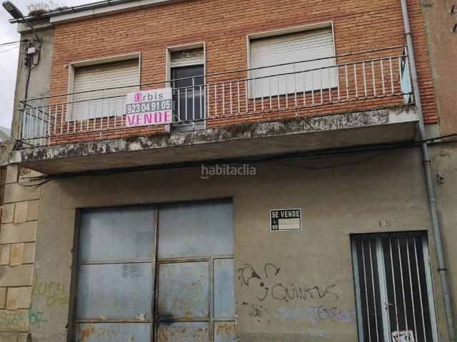 Casa en venta en Vitigudino. Urbis te ofrece una estupenda casa y local en venta en Vitigudino, Salamanca. Casas.