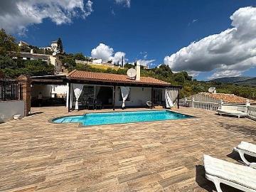Casa en venta en Viñuela, Málaga