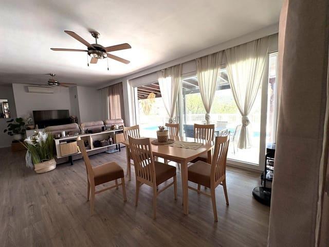 Casa en venta en Viñuela, Málaga