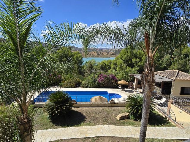 Casa en venta en Viñuela. Casas.