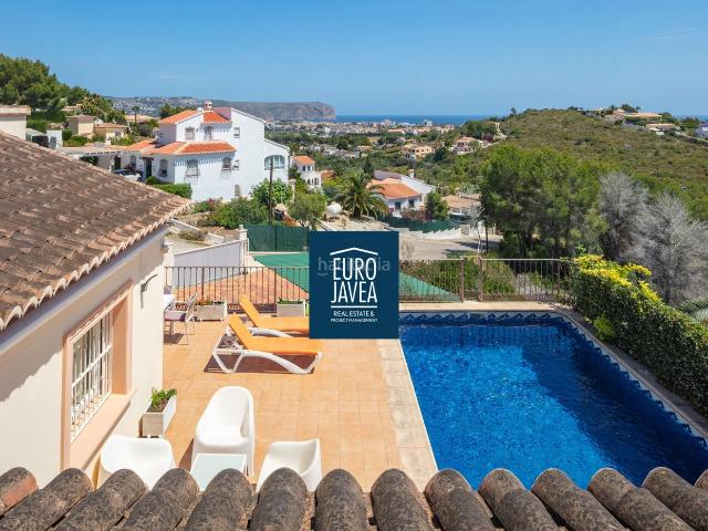 Casa en venta en Xàbia, Cap Martí El Tossalet Pinomar. Elegante villa Amelia con vistas al mar en Jávea, cerca de la Playa del Arenal. Casas.