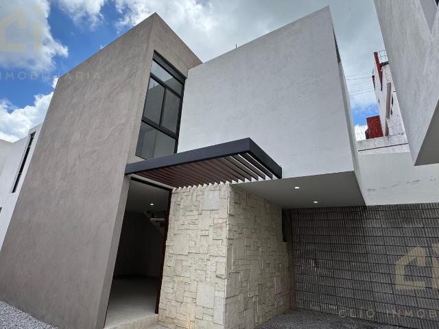 Casa en venta en Xalapa con 3 rec?maras, vest?bulo y estacionamiento
