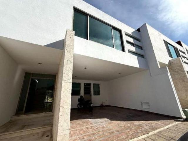 CASA EN VENTA EN XILOTZINGO EXELENTE UBICACIÓN
