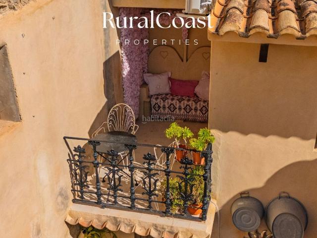Casa en venta en Xixona. Casa Rural tipo hotel, 7 amplias habitaciones con su baño completo, zonas comunes, salónes, terrazas, cocinas. Casas.