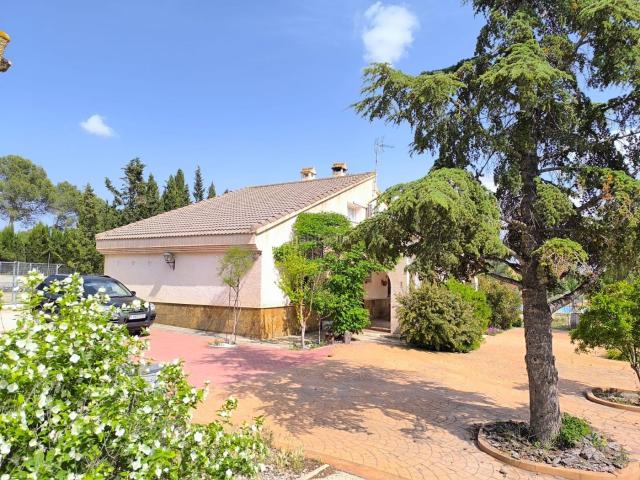 Casa en venta en Yecla. Casas.