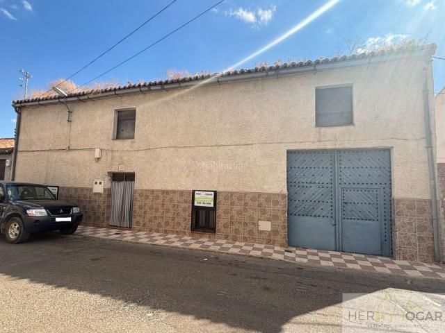 Casa en venta en Yébenes Los. Casa en venta en Los Yebenes, 4 dormitorios. Casas Yébenes.
