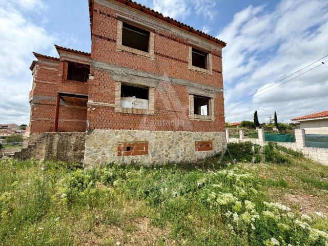 Casa en venta en Yebes, Yebes Pueblo. Casa con parcela 4 habitaciones Venta Yebes. Casas.