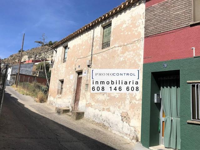 Casa en venta en Zuera. Referencia. casa en venta para reformar o tirar, en la calle Leciñena 22, 50800 de Zuera Zaragoza Descripción. Casa ahora e. Casas.