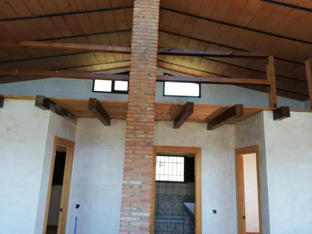 Casa en venta en Zagra. Venta de una impresionante villa campestre en Zagra. Casas.