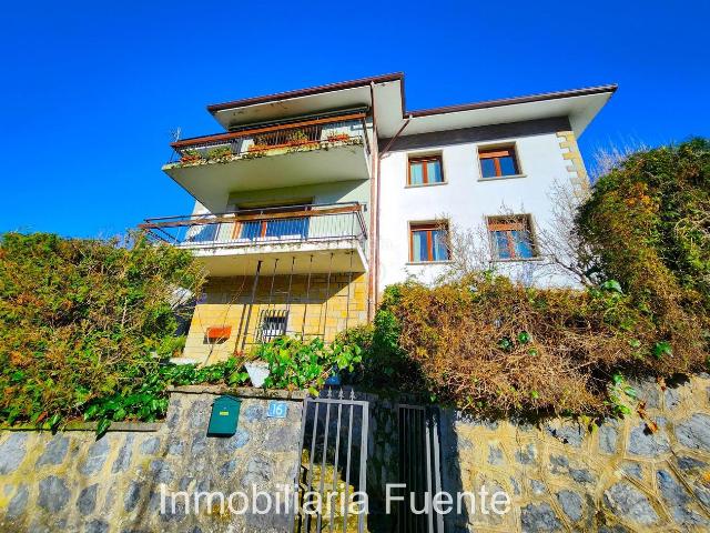 Casa en venta en Zalla. CASA BIFAMILIAR EN ZALLA, LA HERRERA CON TERRENO DE 756 M2. Casas.