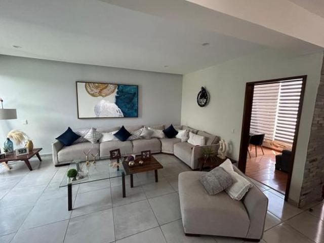 CASA EN VENTA, EN ZAPOPAN