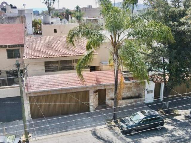 CASA EN VENTA EN ZAPOPAN EN VALLARTA UNIVERSIDAD