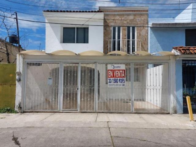 CASA EN VENTA EN ZAPOPAN, JALISCO PASEOS UNIVERSIDAD