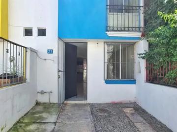 Casa en Venta en Zapopan: Oportunidad en Parques de Zapopan con Cisterna y Cocina Integral