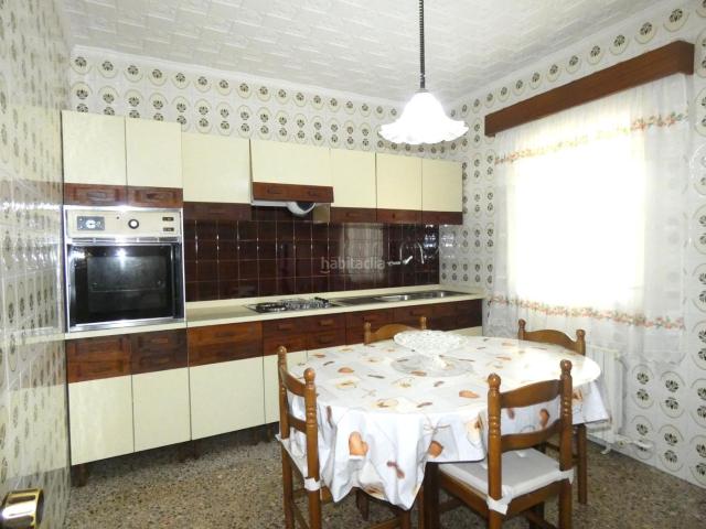 Casa en venta en Zaragoza, Casetas Villarrapa. Vivienda unifamiliar muy céntrica en Casetas Zaragoza. Referencia VL06252026. Casas.