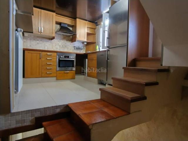 Casa en venta en Zaragoza, Juslibol. EXCLUSIVA VIVIENDA DE 152 M CON CHIMENEA, BUHARDILLA Y TERRAZA PRIVADA EN CALLE LA IGLESIA, 4. Casas.