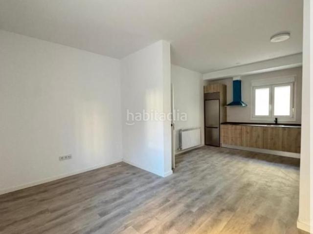 Casa en venta en Zaragoza, Las Fuentes. IDEAL PARA INVERSORES EDIFICIO EN LA CALLE FIGUERAS. Casas.