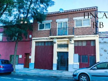 Casa en venta en Zaragoza, Salvador Allende. Casas.