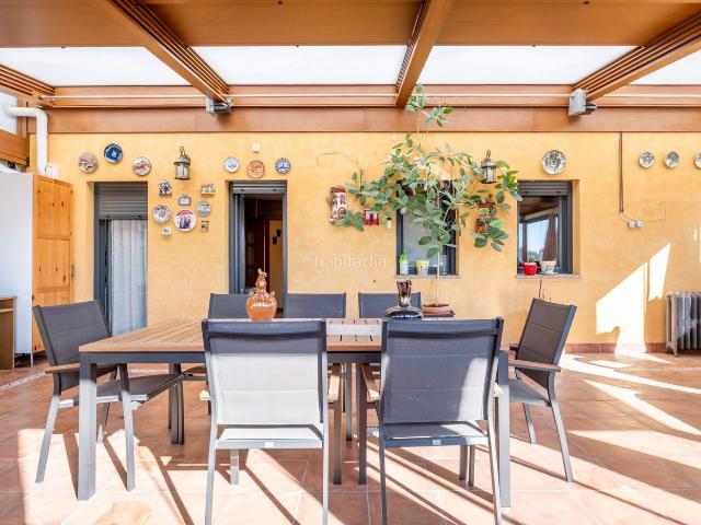 Casa en venta en Zaragoza, Santa Isabel. El lujo de vivir sin barreras en Santa Isabel espacio, luz y un garaje sin límites. Casas.
