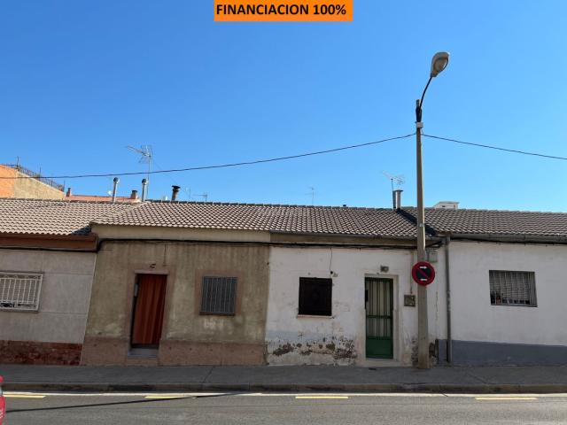 Casa en venta en Zaragoza, Valdefierro. FINANCIACION HIPOTECA 100%. VIVIENDA PARA MEJORAR EN VALDEFIERRO. RODEADA DE TODO TIPO DE SERVICIOS. SON DOS PARCELAS JUNTAS. Casas.
