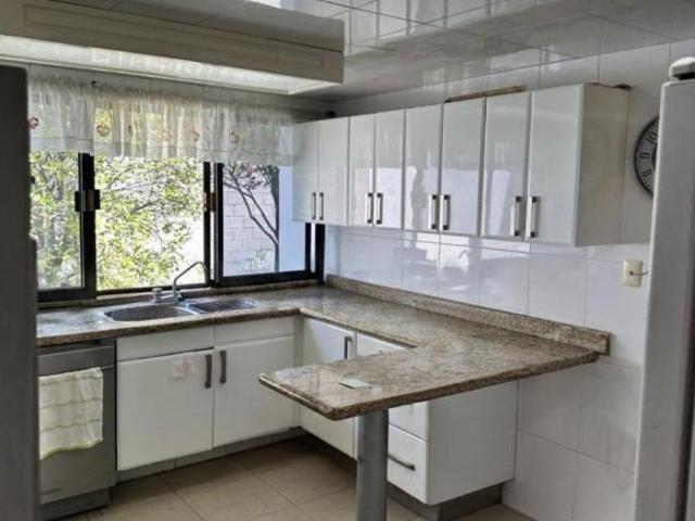 CASA EN VENTA EN ZAVALETA DE UN PISO