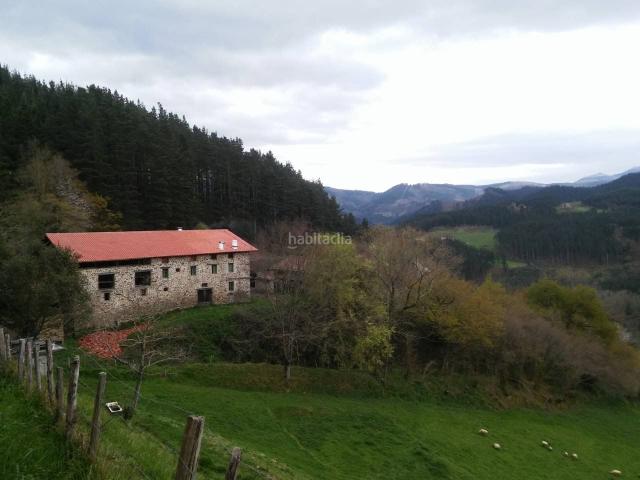 Casa en venta en Zeanuri. ZONA URIBE CASERIO EN VENTA con 16.000 metros cuadrados de TERRENO. Casas.