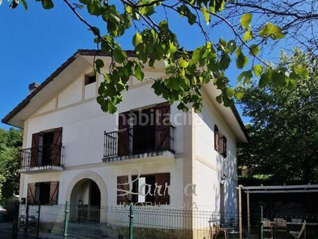 Casa en venta en Dima. SE VENDE CASA UNIFAMILIAR A UN PASO DEL PUEBLO. Casas.