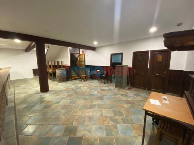 Casa en venta en Zegama. Os presentamos gran casa de 592m2 distribuido en 4 plantas con muchísimas posibilidades. Casas.
