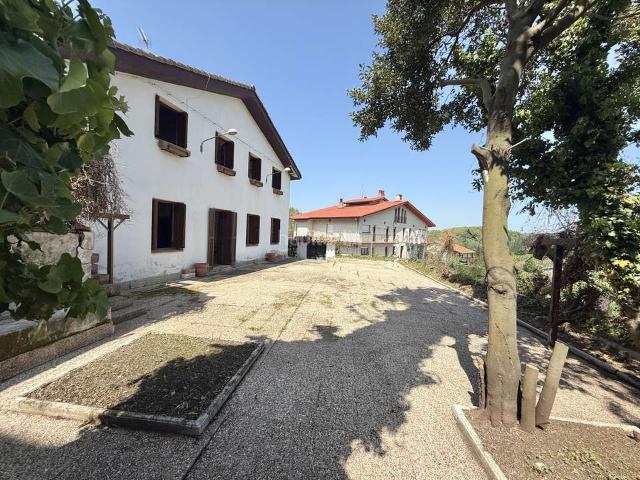Casa en venta en Zestoa. CASERIO CASA RURAL EN VENTA EN ZESTONA. Casas.