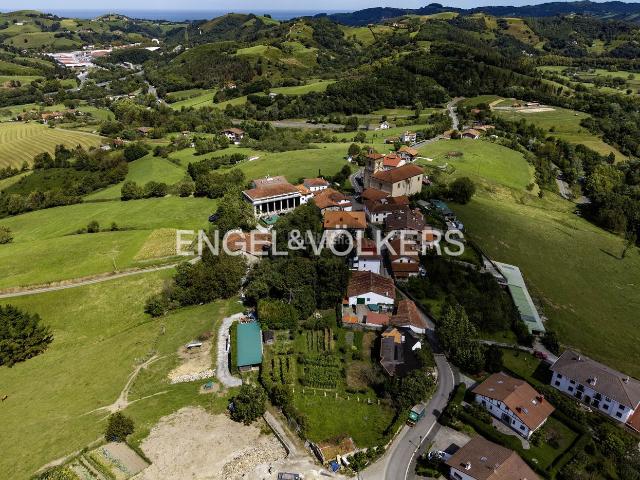 Casa en venta en Zestoa. Proyecto exclusivo Palacio con terreno y gran potencial a escasos minutos de mar. Casas.