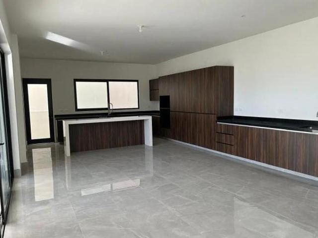 CASA EN VENTA EN ZONA CARRETERA NACIONAL