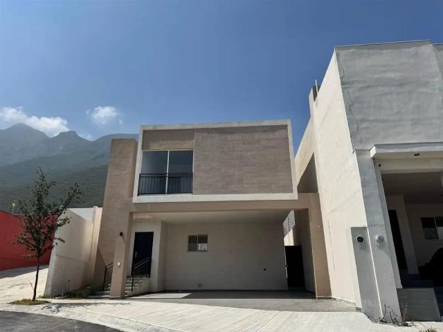 CASA EN VENTA EN ZONA DOMINIO CUMBRES