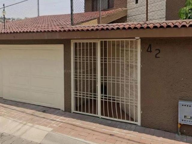 CASA EN VENTA EN ZONA DE ACUEDUCTOS DE QUERETARO CERCANO A ESTADIO CORREGIDORA!
